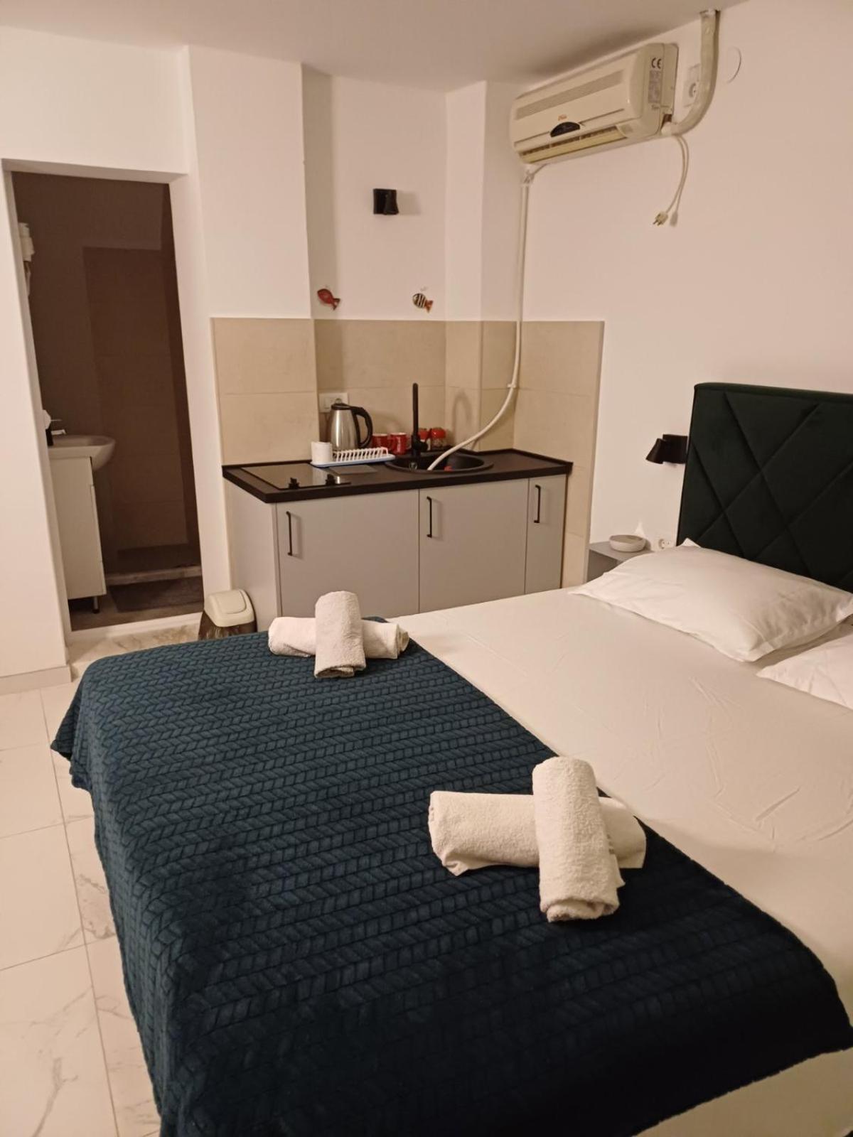 Apartments Adria Petrovac Exterior foto